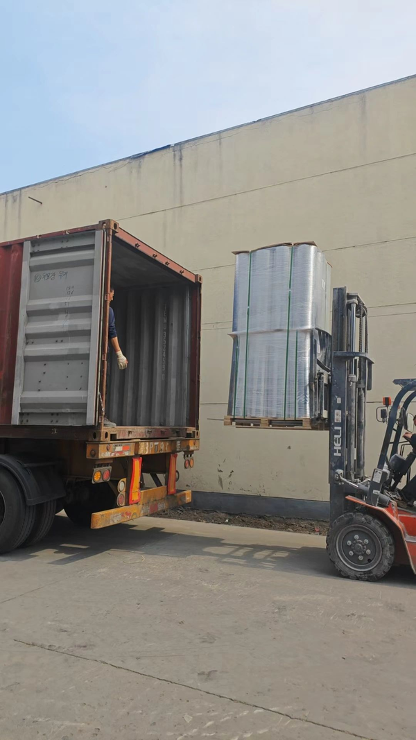 Cotainers Tapes Loading